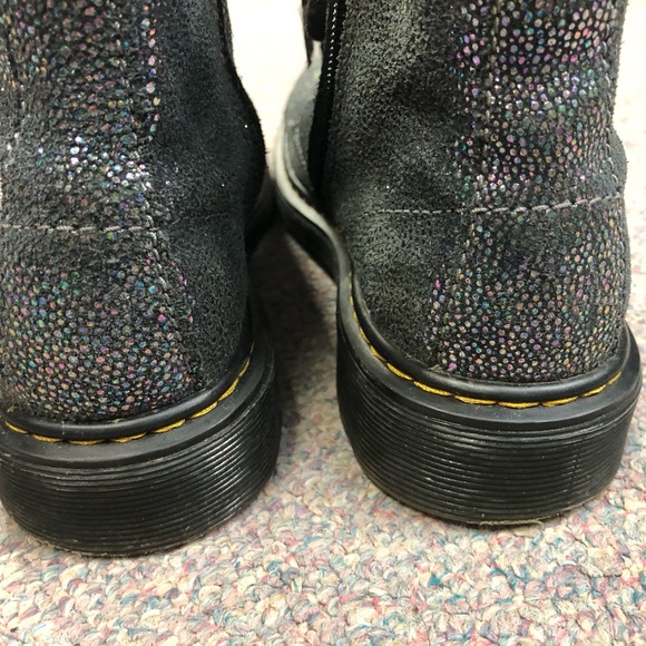 Dr. Martens youth/girls iridescent ankle boots! - Picture 5 of 7